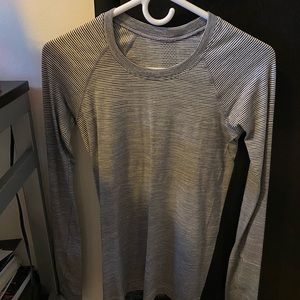 lululemon long sleeve fitness too